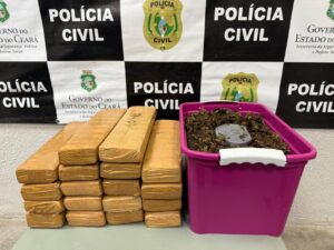 Berg-Homem-com-mais-de-20-kg-de-maconha-e-preso-em-flagrante-pela-Policia-Civil-em-Caucaia