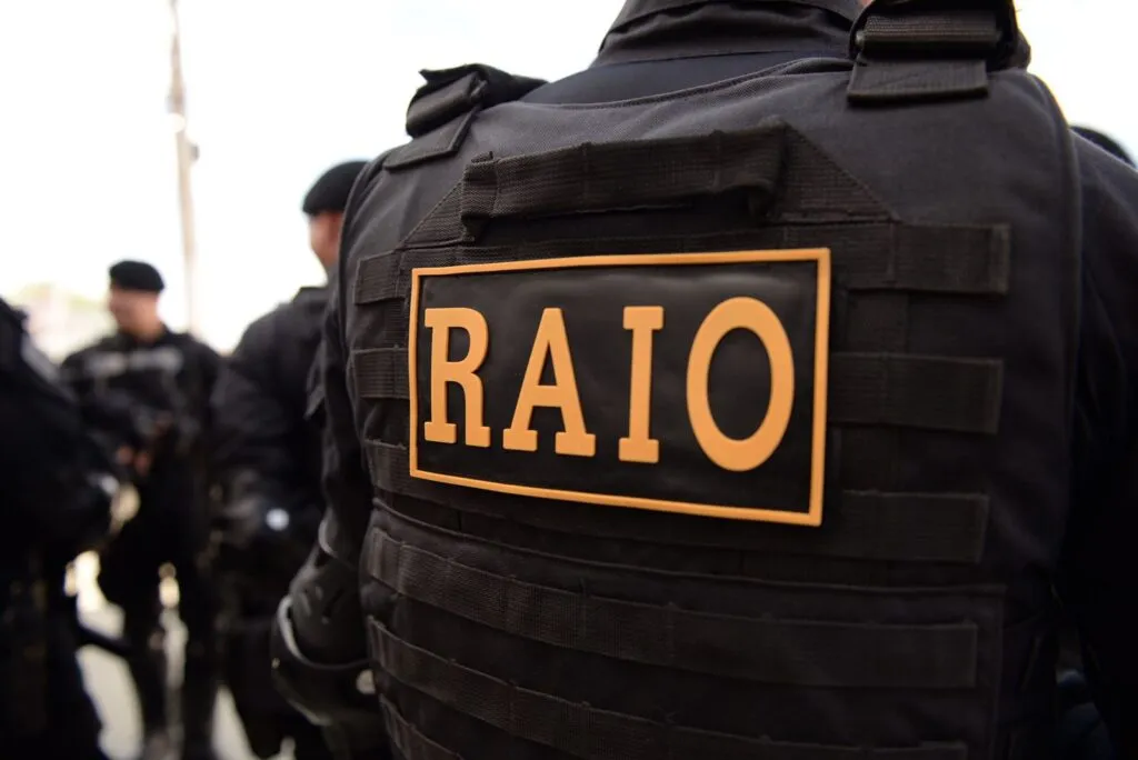 raio]